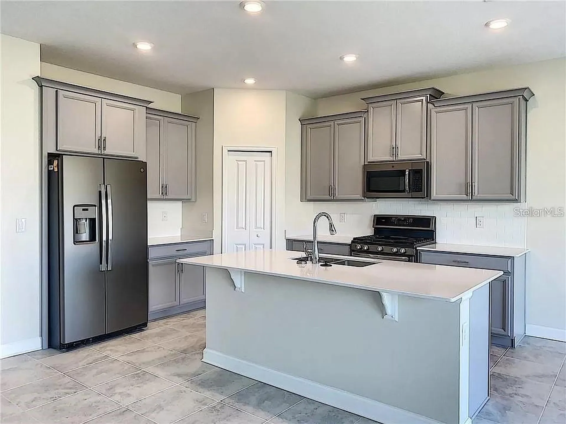 1307 Oak Crest Street Davenport FL 33837