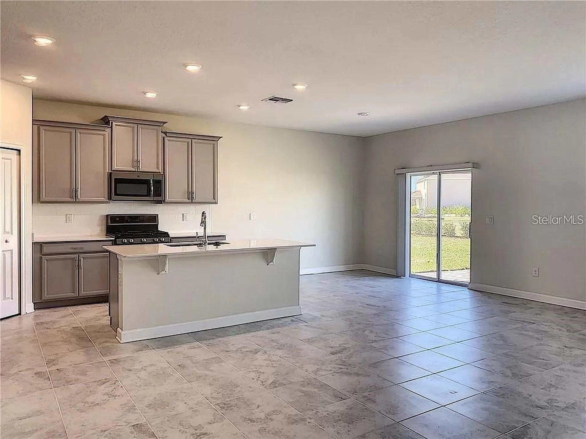 1307 Oak Crest Street Davenport FL 33837