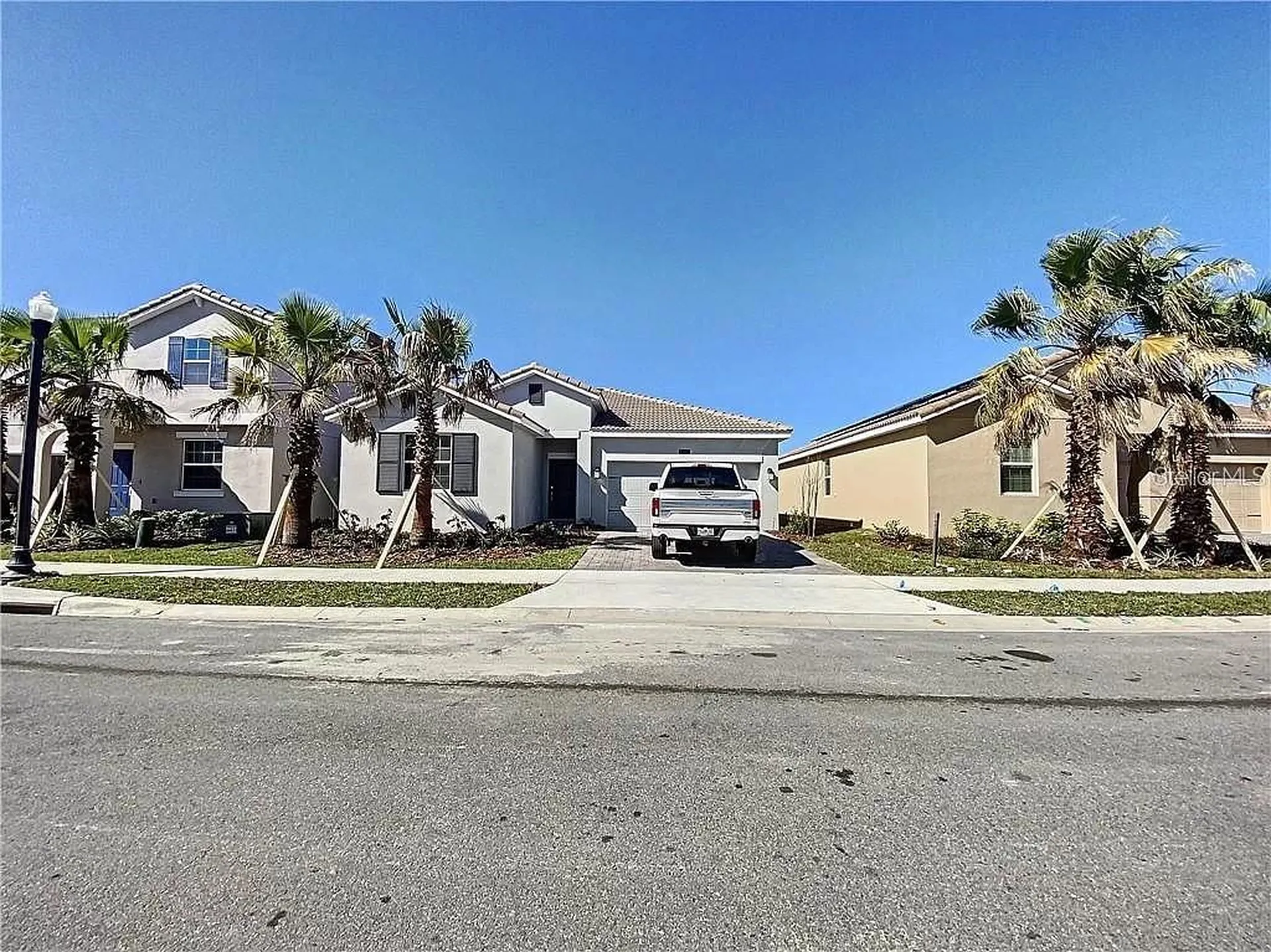 1307 Oak Crest Street Davenport FL 33837