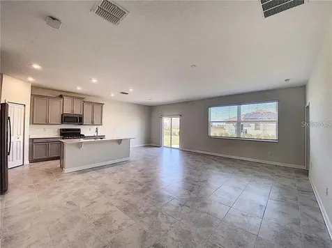 1307 Oak Crest Street Davenport FL 33837