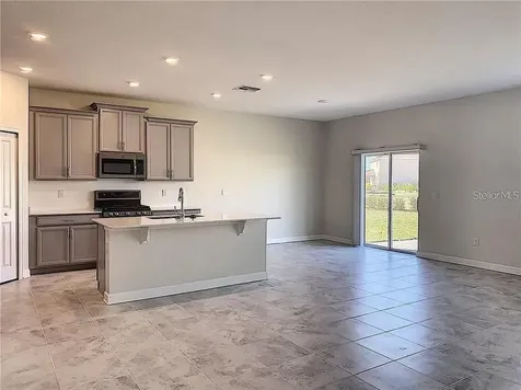 1307 Oak Crest Street Davenport FL 33837