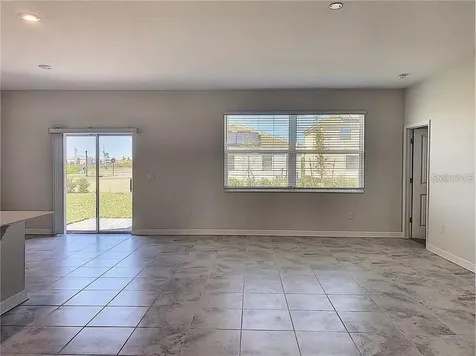 1307 Oak Crest Street Davenport FL 33837