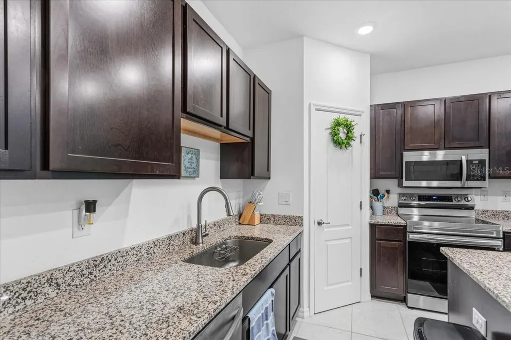 12504 NW 7th Place Newberry FL 32669