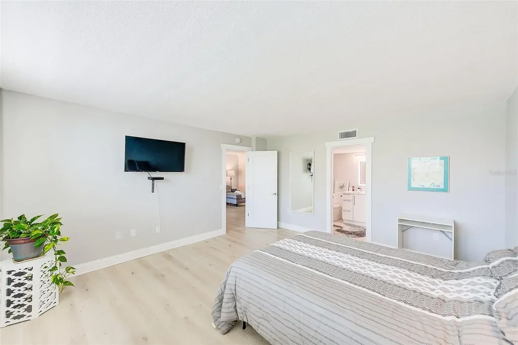 7930 Sun Island Drive S South Pasadena FL 33707