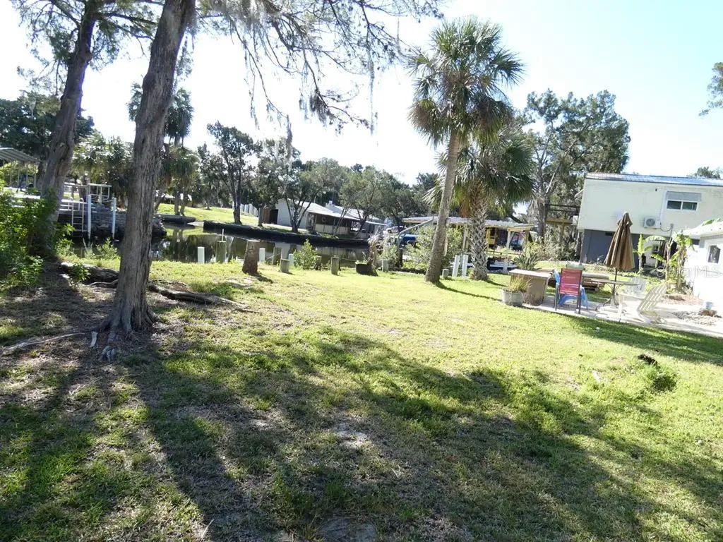 2215 S Hunt Point Crystal River FL 34429