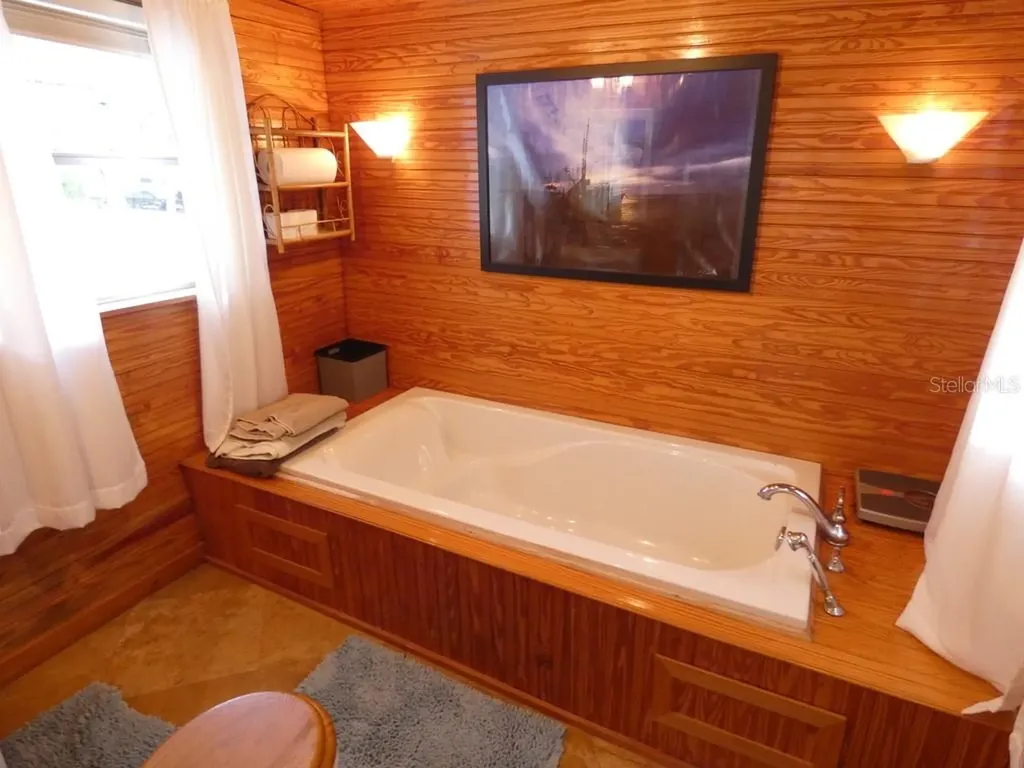 2215 S Hunt Point Crystal River FL 34429