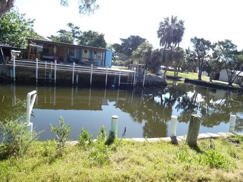 2215 S Hunt Point Crystal River FL 34429