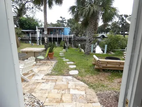 2215 S Hunt Point Crystal River FL 34429