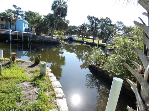 2215 S Hunt Point Crystal River FL 34429