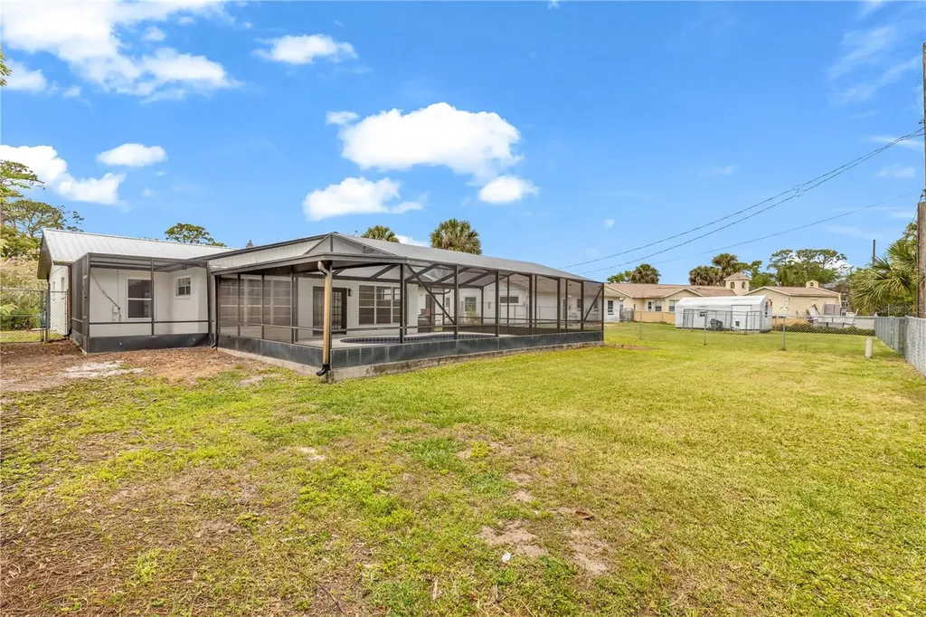 2521 Milton Avenue New Smyrna Beach FL 32168