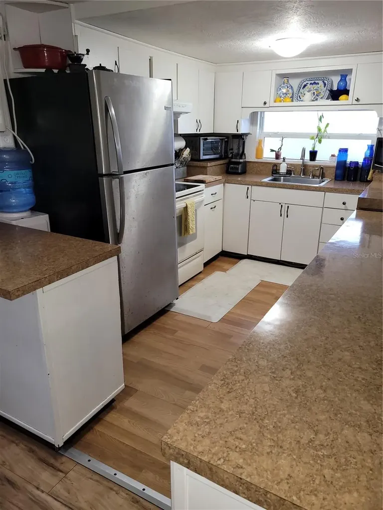 403 52nd Avenue Plaza W Bradenton FL 34207