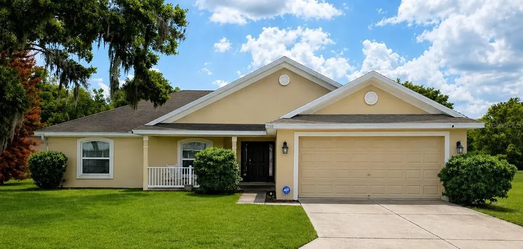 7110 Remington Oaks Loop Lakeland FL 33810