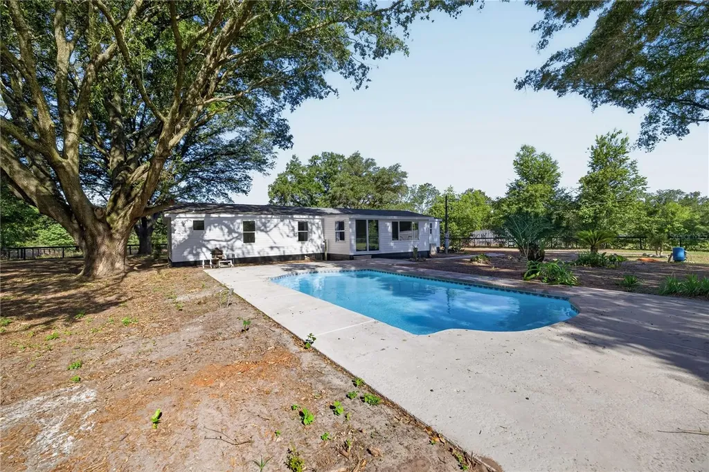 8495 NE 33rd Court Anthony FL 32617