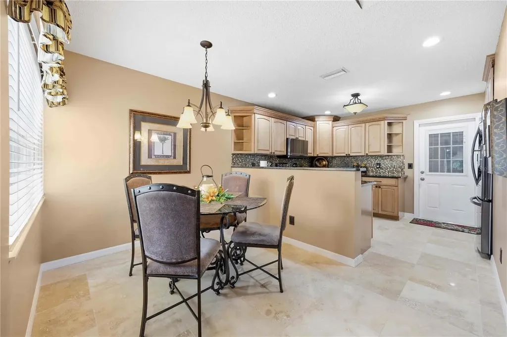 1082 Tequesta Trail Lake Wales FL 33898