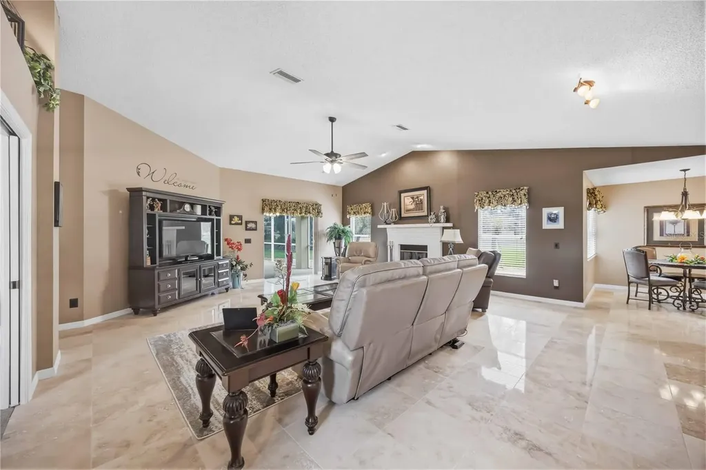 1082 Tequesta Trail Lake Wales FL 33898