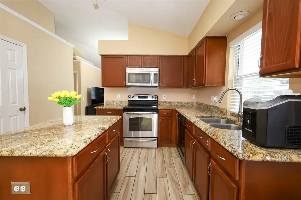 9271 Bent Arrow Cove Apopka FL 32703