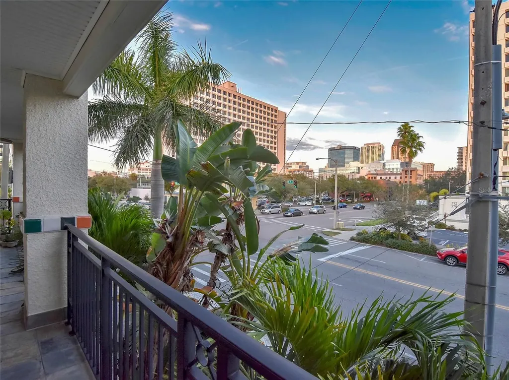 201 6th Street S St Petersburg FL 33701