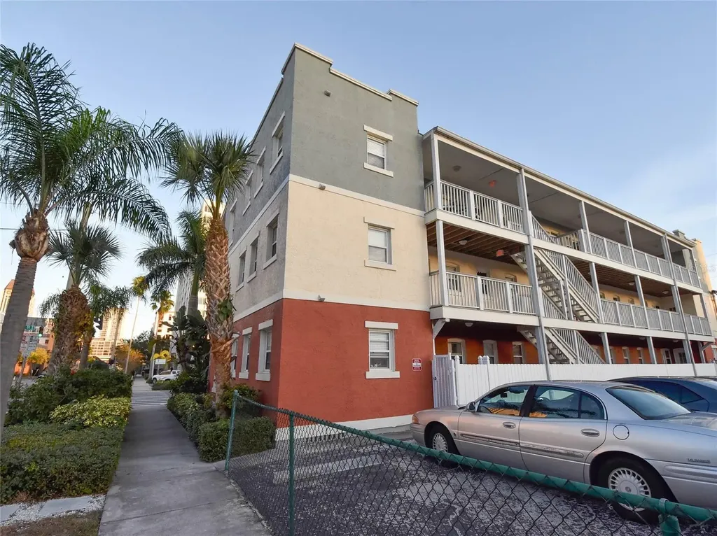 201 6th Street S St Petersburg FL 33701