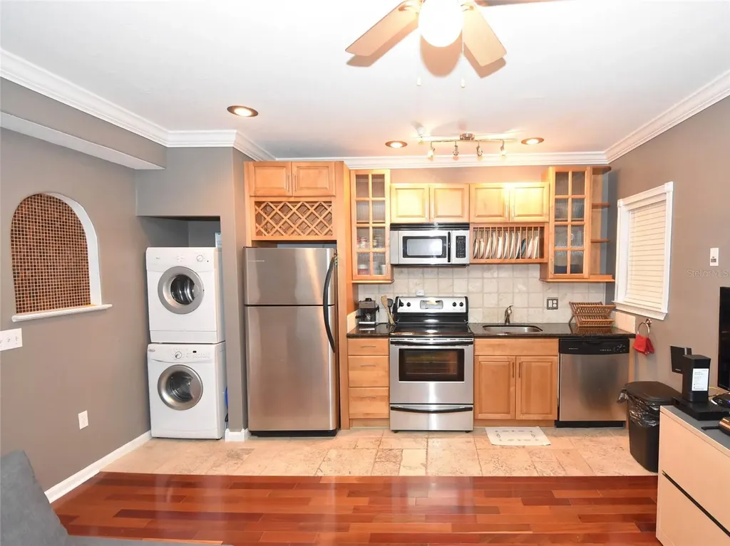 201 6th Street S St Petersburg FL 33701