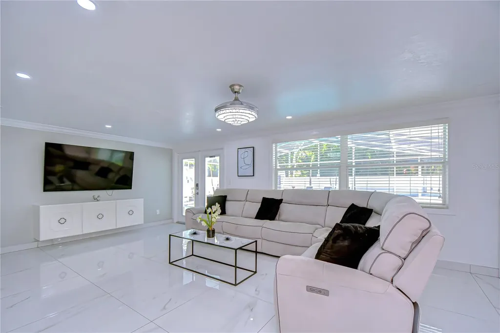 3314 W Kirby Street Tampa FL 33614
