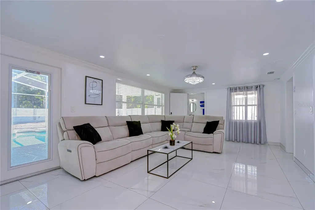 3314 W Kirby Street Tampa FL 33614