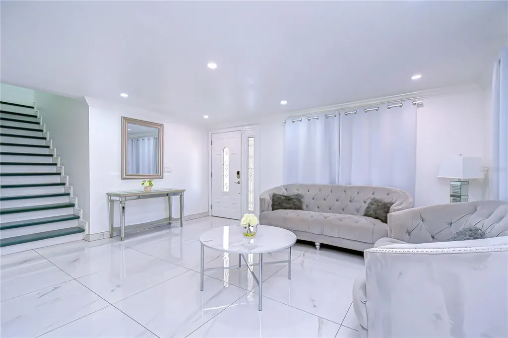 3314 W Kirby Street Tampa FL 33614