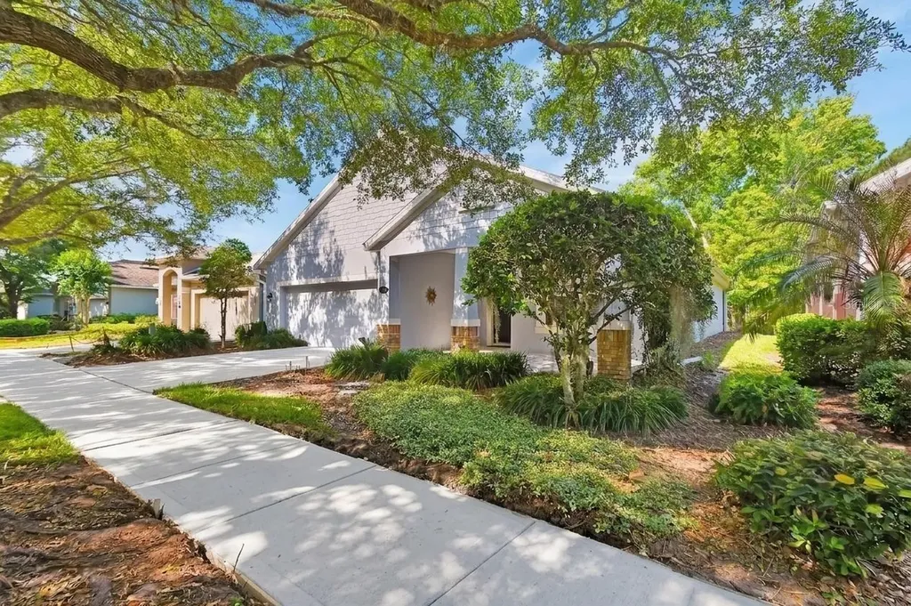 525 Heron Point Way Deland FL 32724