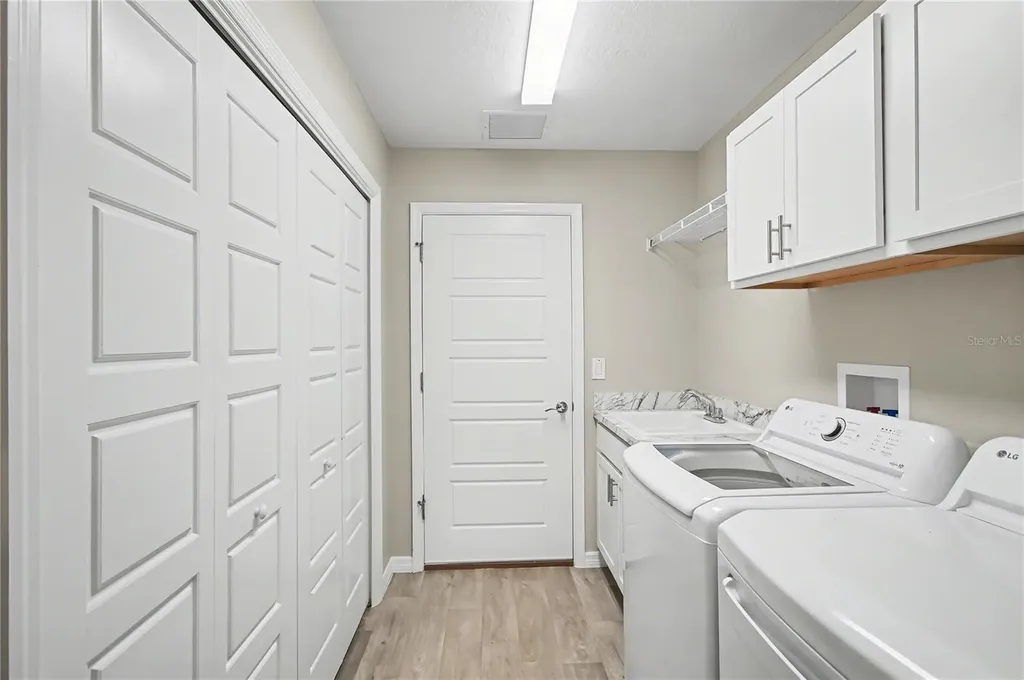 3320 Dzuro Drive Oxford FL 34484