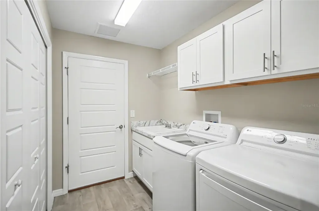 3320 Dzuro Drive Oxford FL 34484