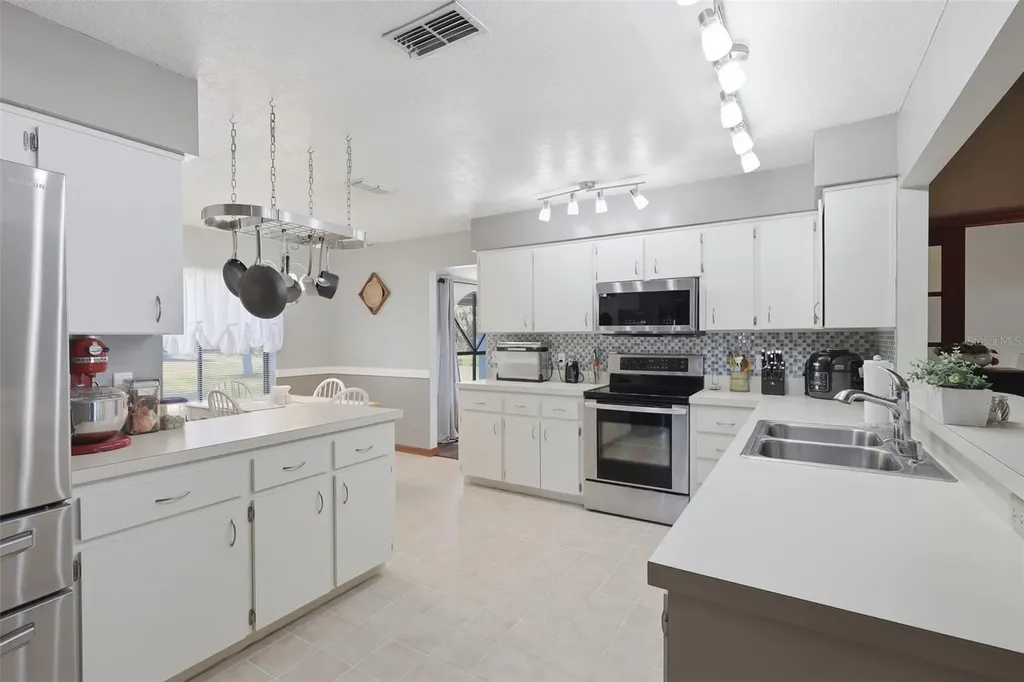 168 Community Drive Debary FL 32713