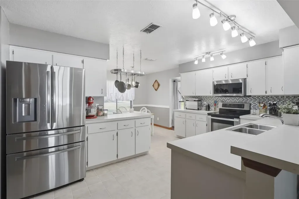168 Community Drive Debary FL 32713