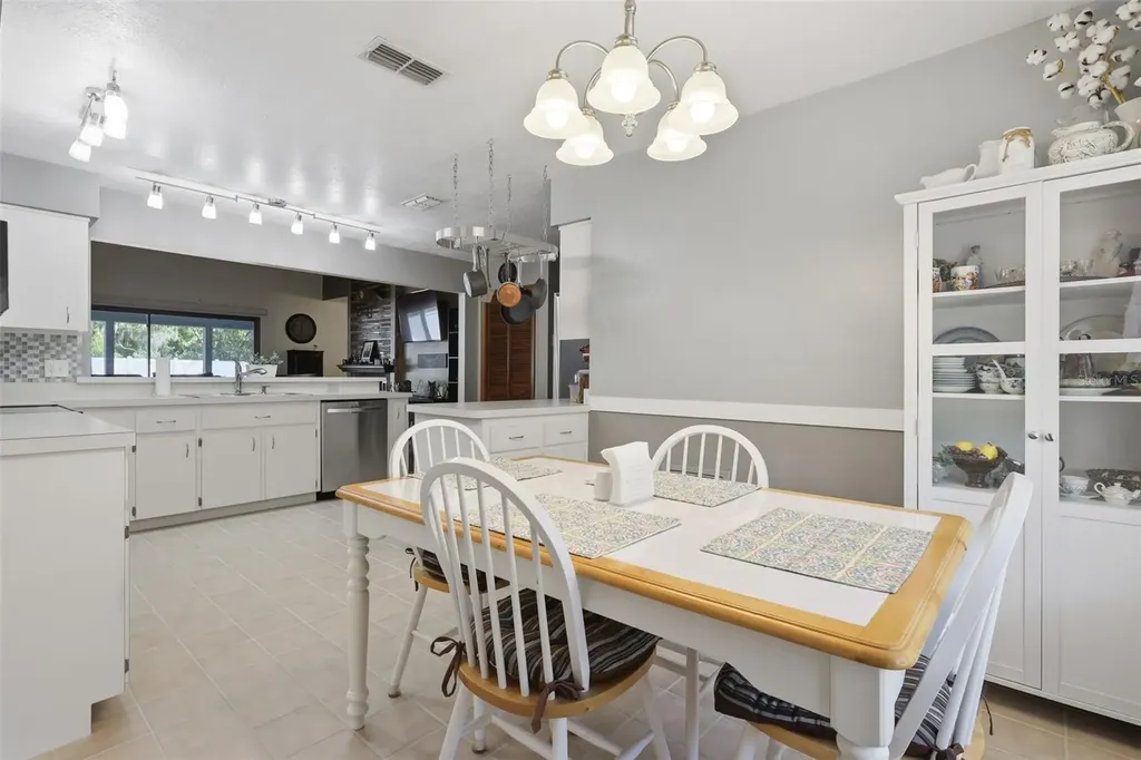 168 Community Drive Debary FL 32713