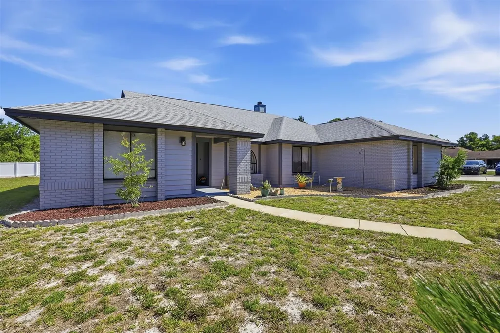 168 Community Drive Debary FL 32713