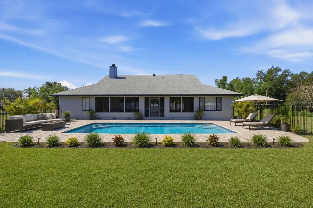 168 Community Drive Debary FL 32713