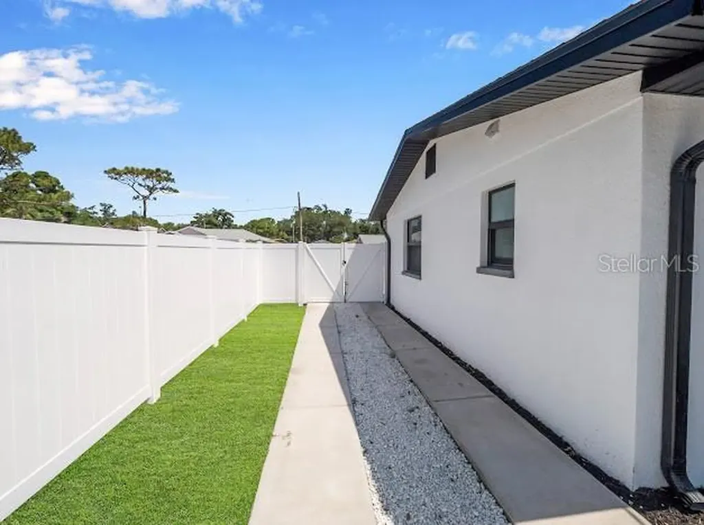 6040 84th Avenue N Pinellas Park FL 33781