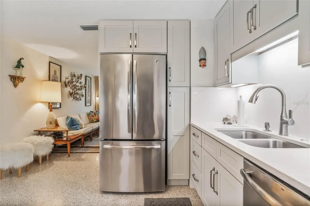 809 E 15th Avenue New Smyrna Beach FL 32169