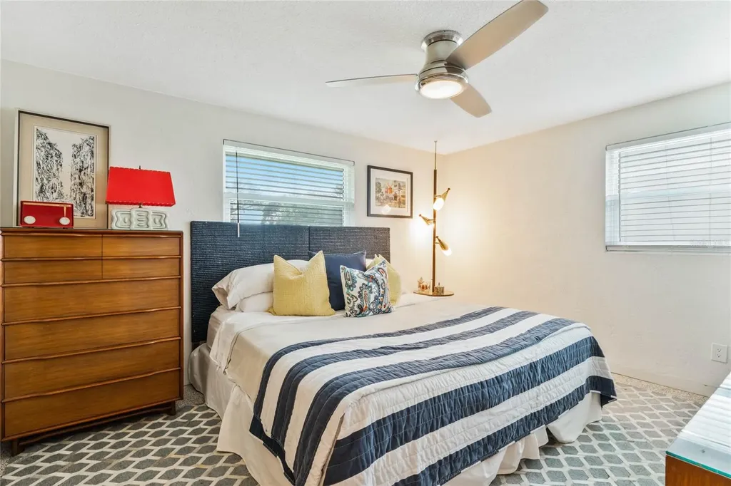 809 E 15th Avenue New Smyrna Beach FL 32169