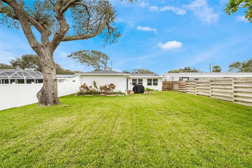 809 E 15th Avenue New Smyrna Beach FL 32169