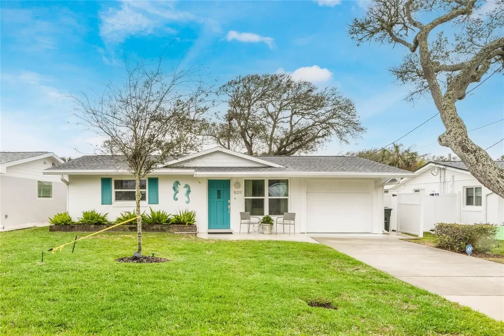 809 E 15th Avenue New Smyrna Beach FL 32169