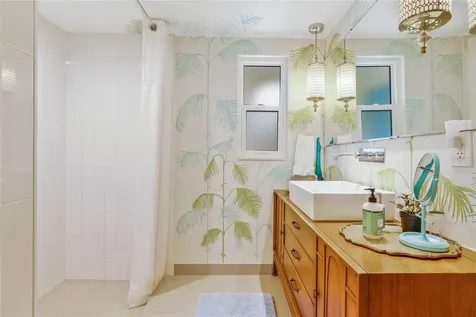 809 E 15th Avenue New Smyrna Beach FL 32169