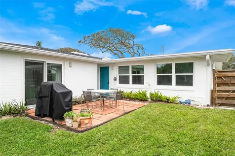 809 E 15th Avenue New Smyrna Beach FL 32169
