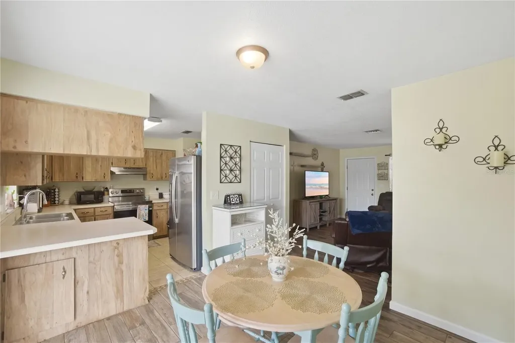2861 W Oak Lea Drive South Daytona FL 32119