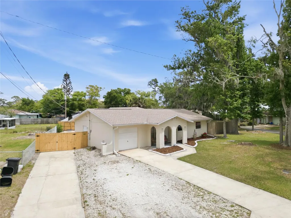 2861 W Oak Lea Drive South Daytona FL 32119