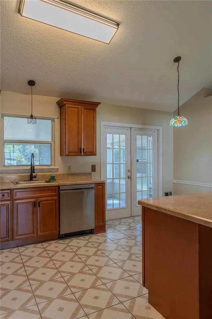 1011 Shayler Avenue Deland FL 32724