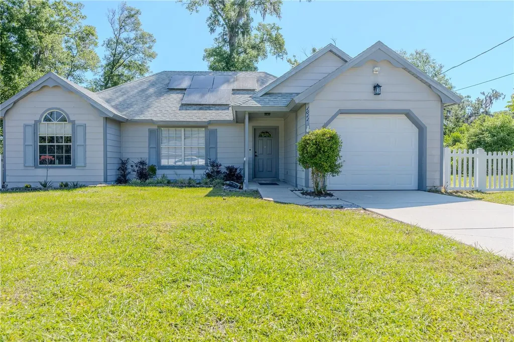 1011 Shayler Avenue Deland FL 32724