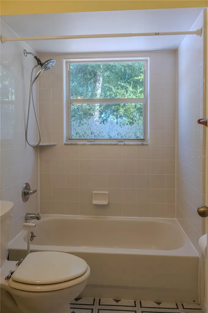 1011 Shayler Avenue Deland FL 32724