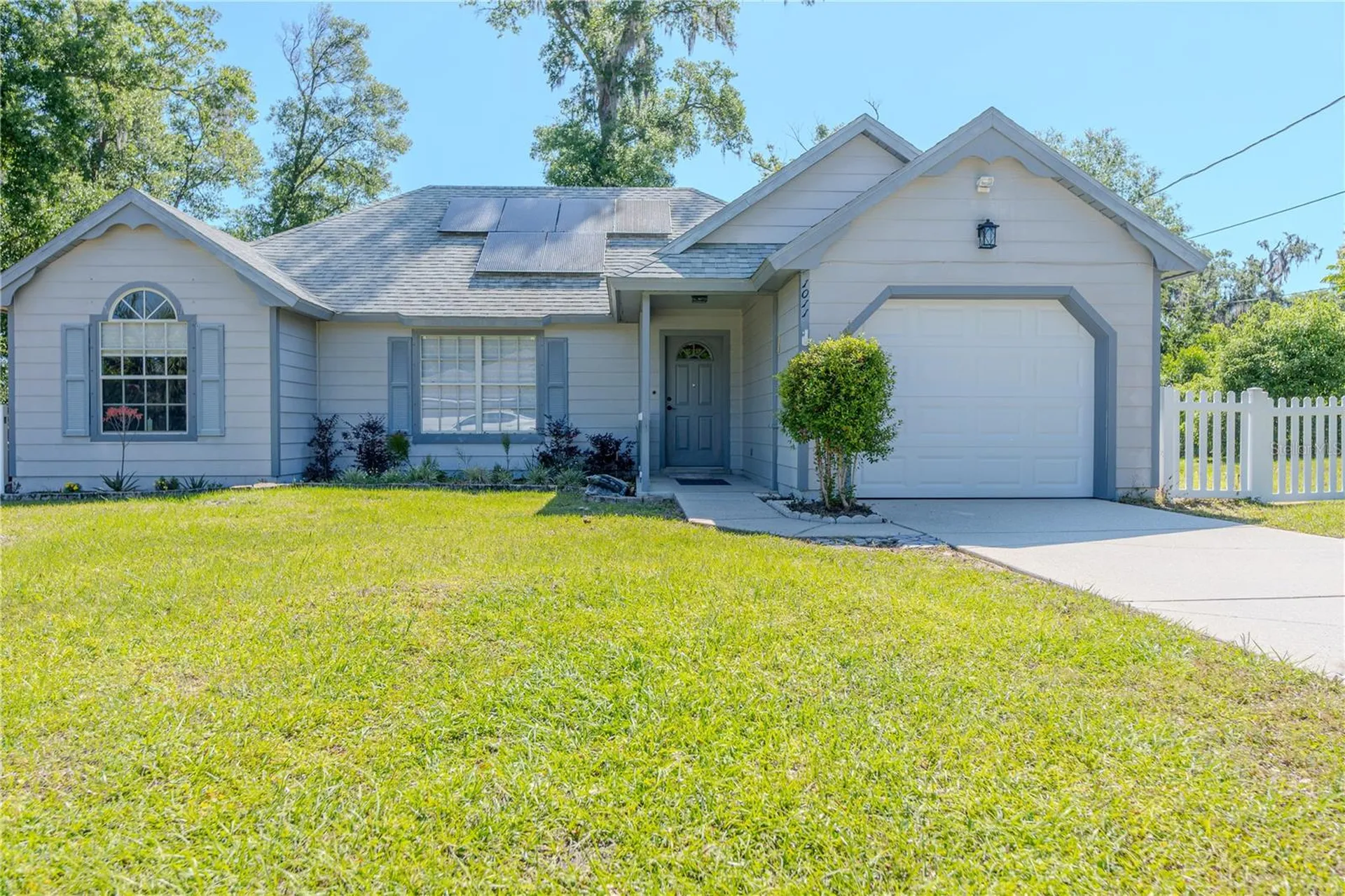 1011 Shayler Avenue Deland FL 32724