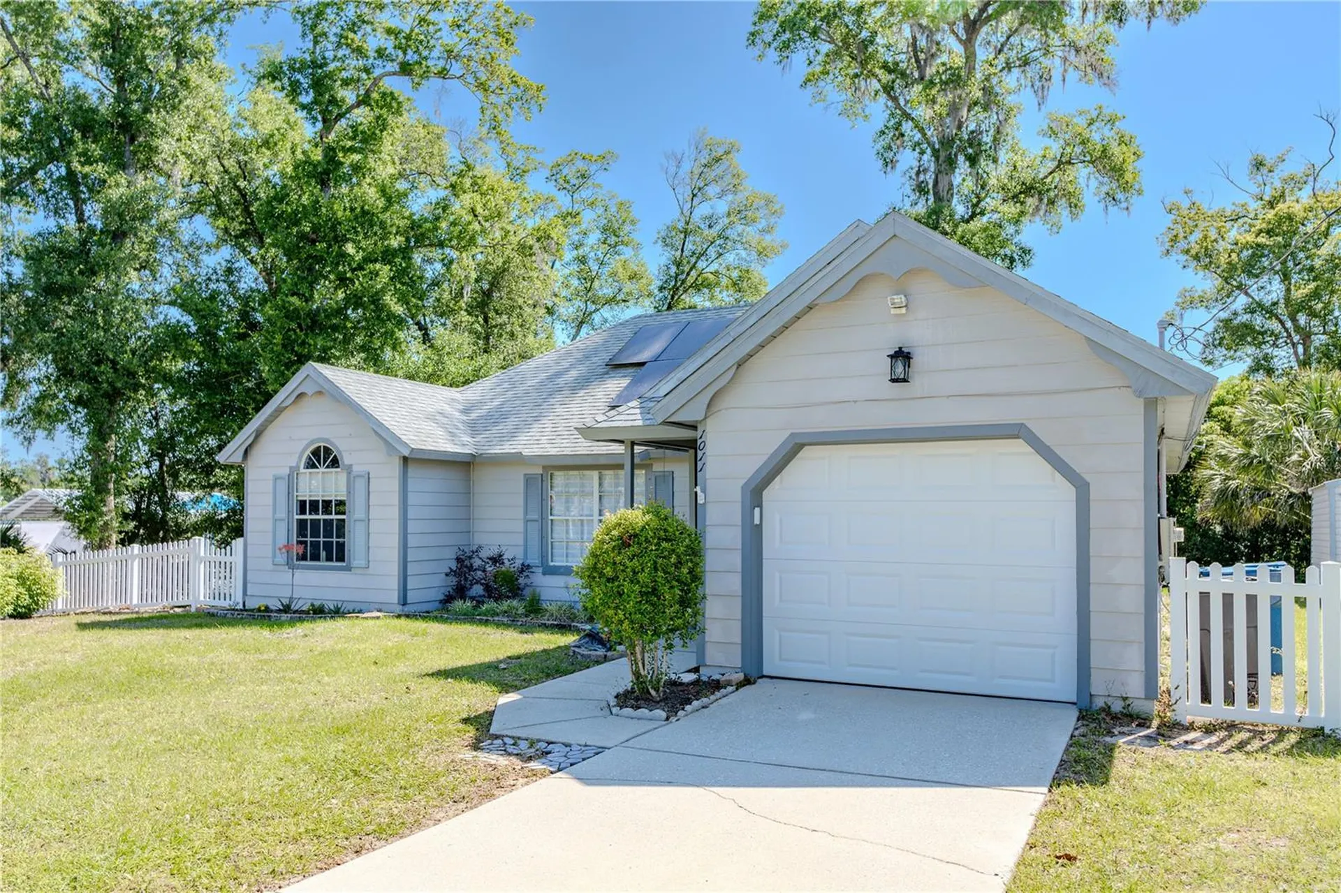 1011 Shayler Avenue Deland FL 32724