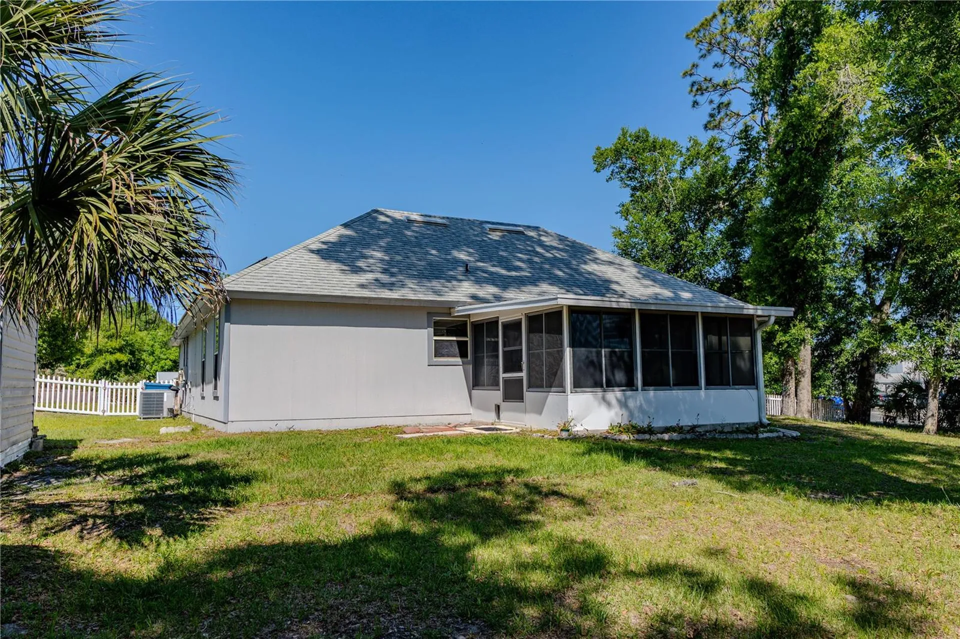 1011 Shayler Avenue Deland FL 32724