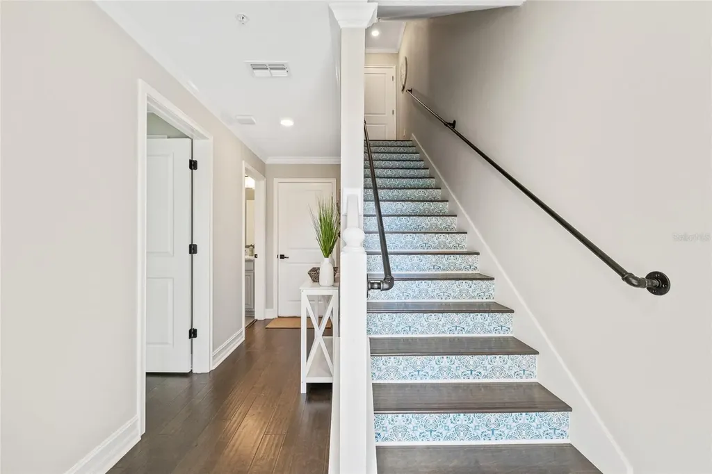 4931 W Paul Avenue Tampa FL 33611